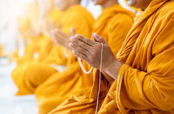 boudhiste-meditant Les bouddhistes méditent toute la journée