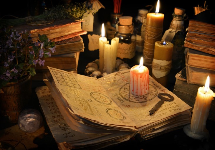 magie-des-grimoire Magie des grimoires médievaux